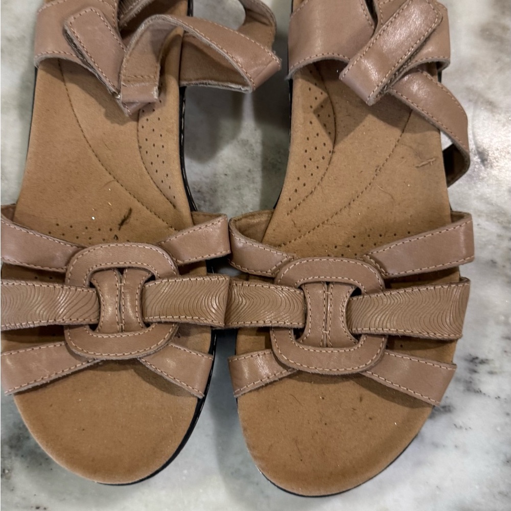 Clark’s Women's Tan Sandals